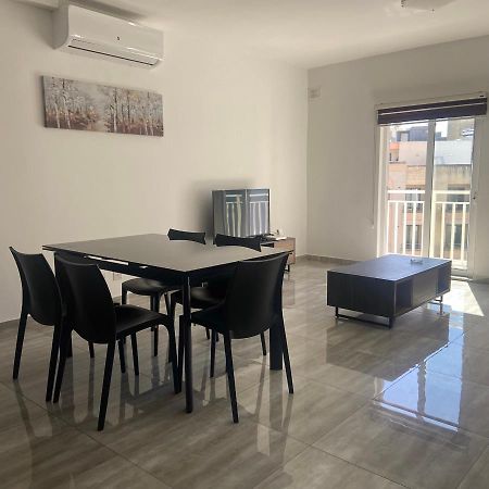 F10 Modern And Bright Apartment In Malta Msida Bagian luar foto
