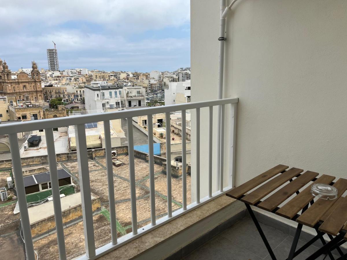 F10 Modern And Bright Apartment In Malta Msida Bagian luar foto